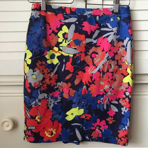 LOFT Dresses & Skirts - Loft Petite Skirt Size 2P